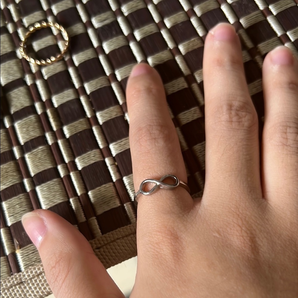 Elegant Silver Infinity Ring
